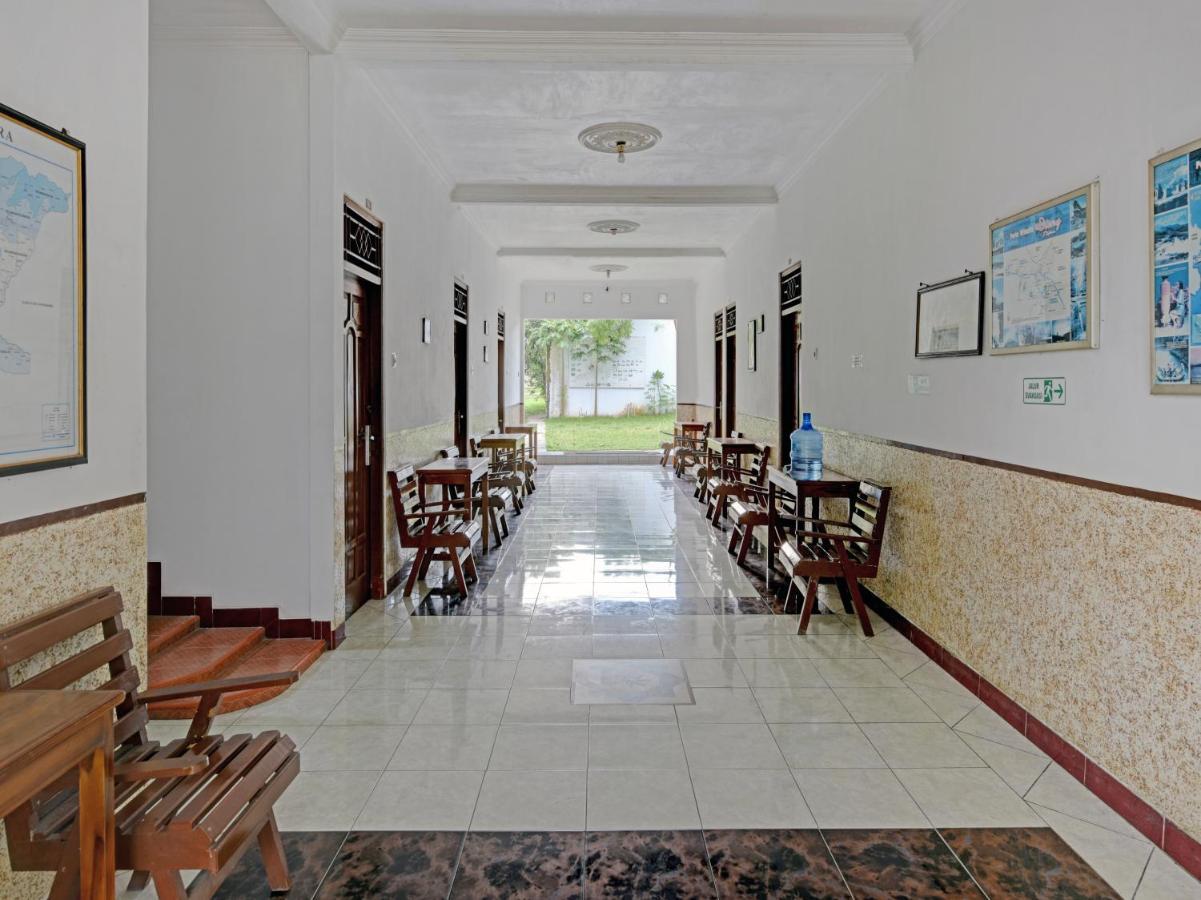 Oyo 90309 Hotel Asri 2 Banjarnegara Exterior foto